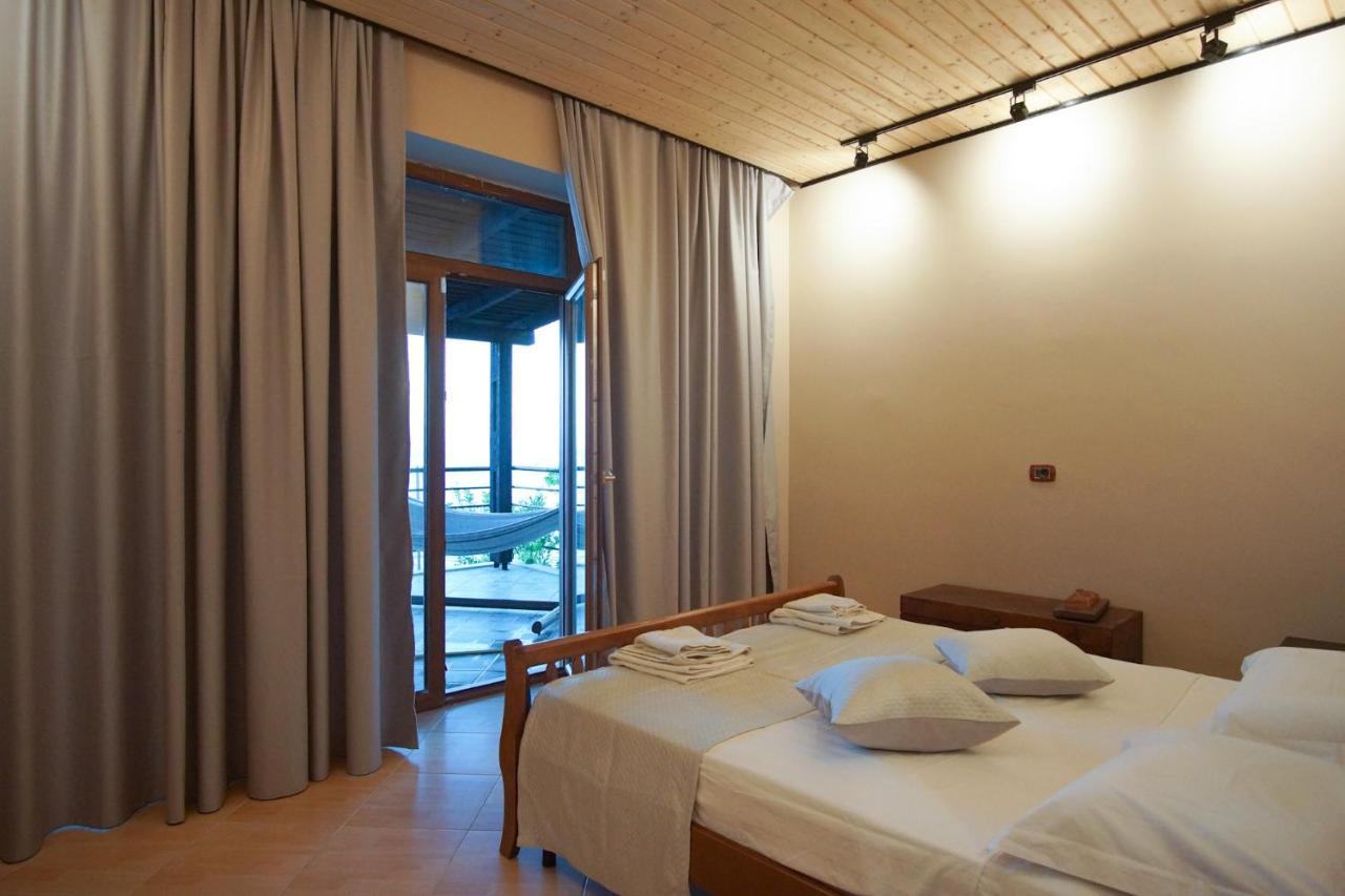 Seaside Duplex Stone Villa Qëparo Exteriér fotografie