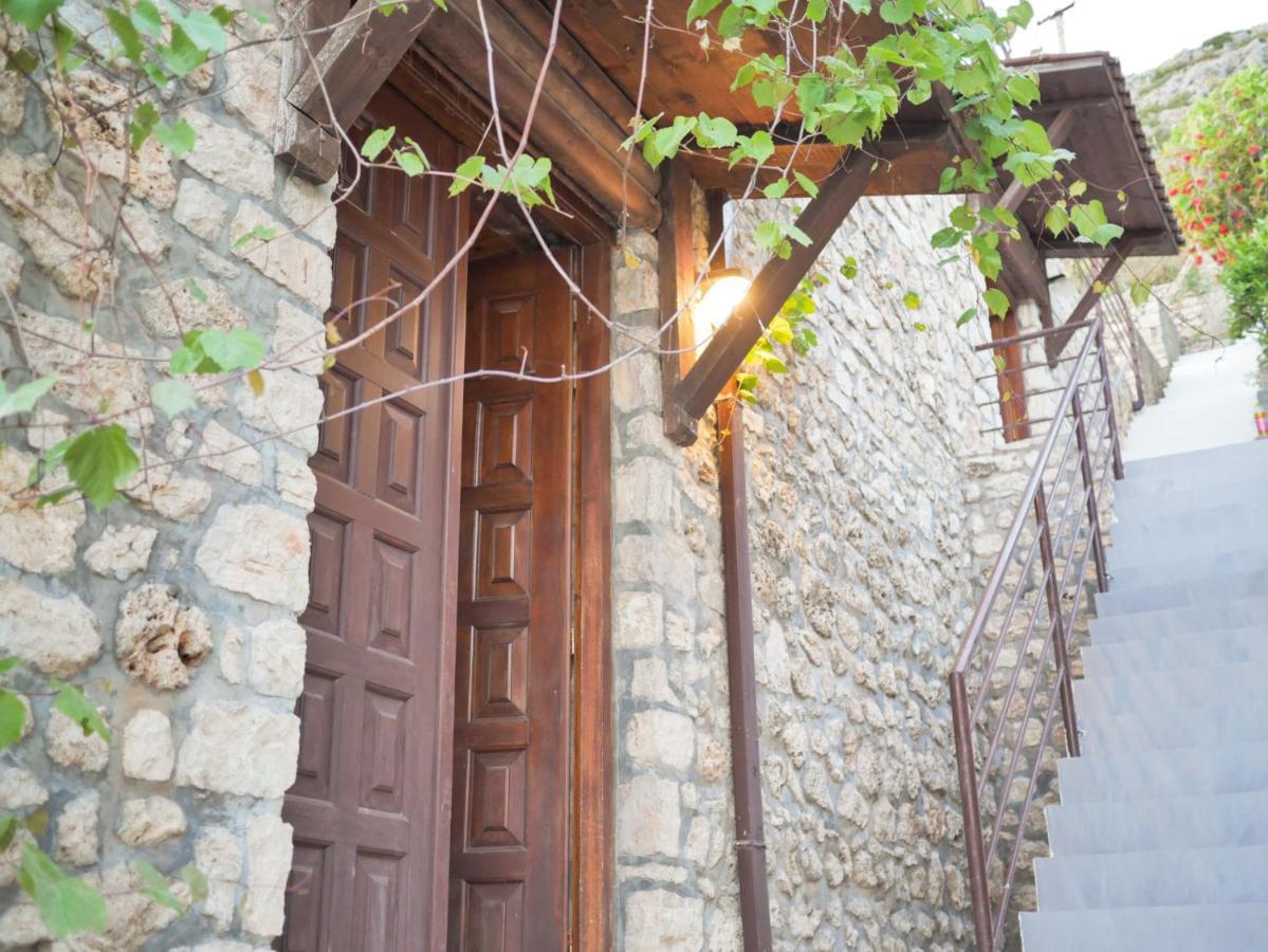 Seaside Duplex Stone Villa Qëparo Exteriér fotografie