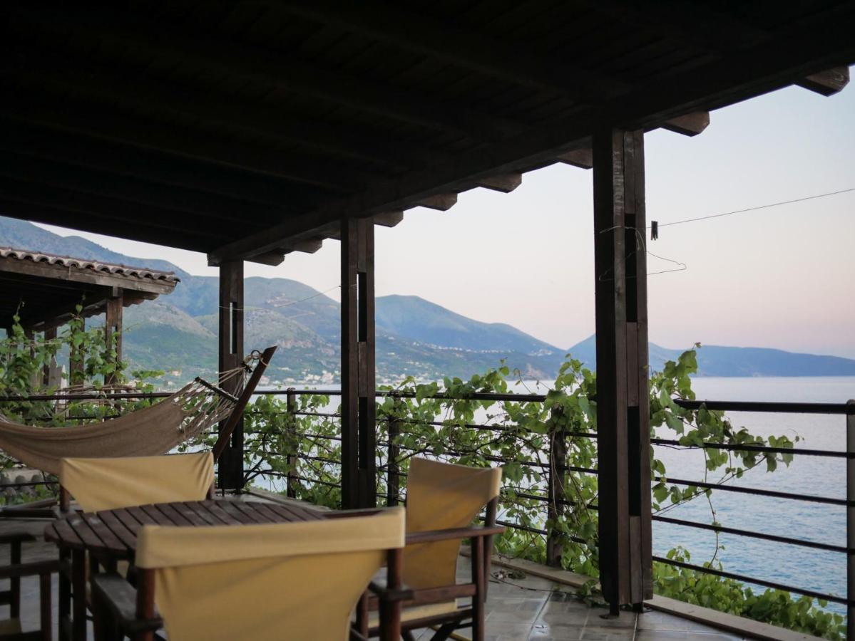 Seaside Duplex Stone Villa Qëparo Exteriér fotografie